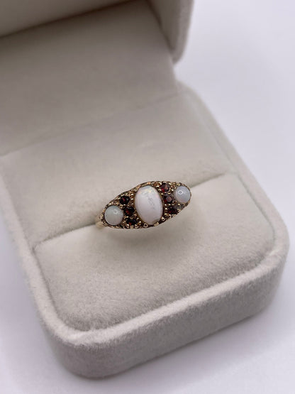 9ct gold opal and garnet ring