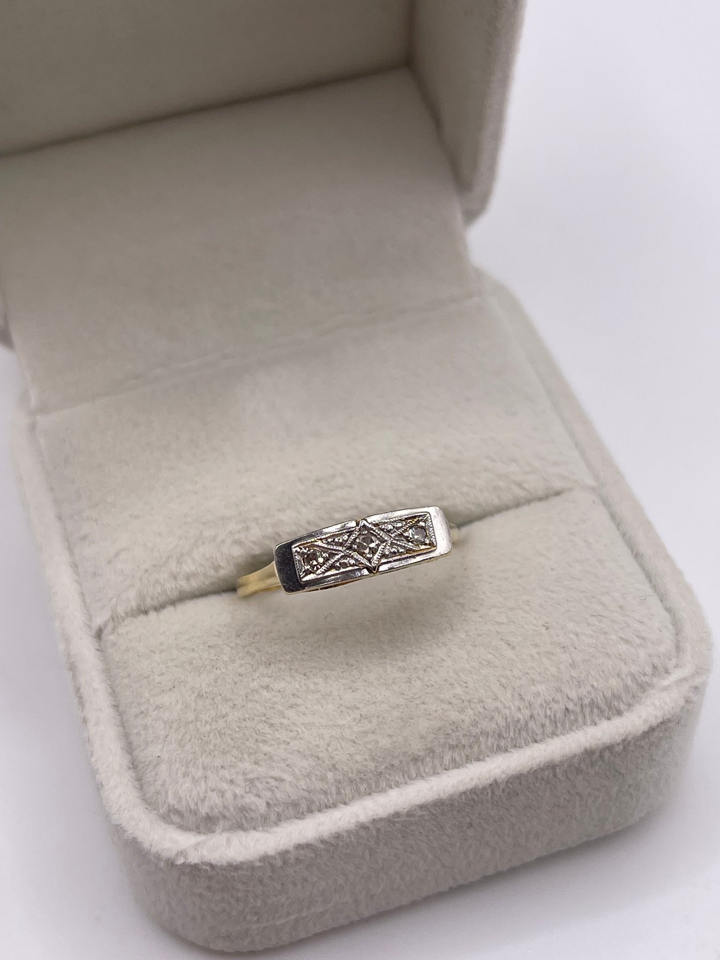 18ct gold platinum diamond ring