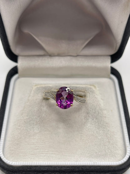 9ct gold topaz and diamond ring