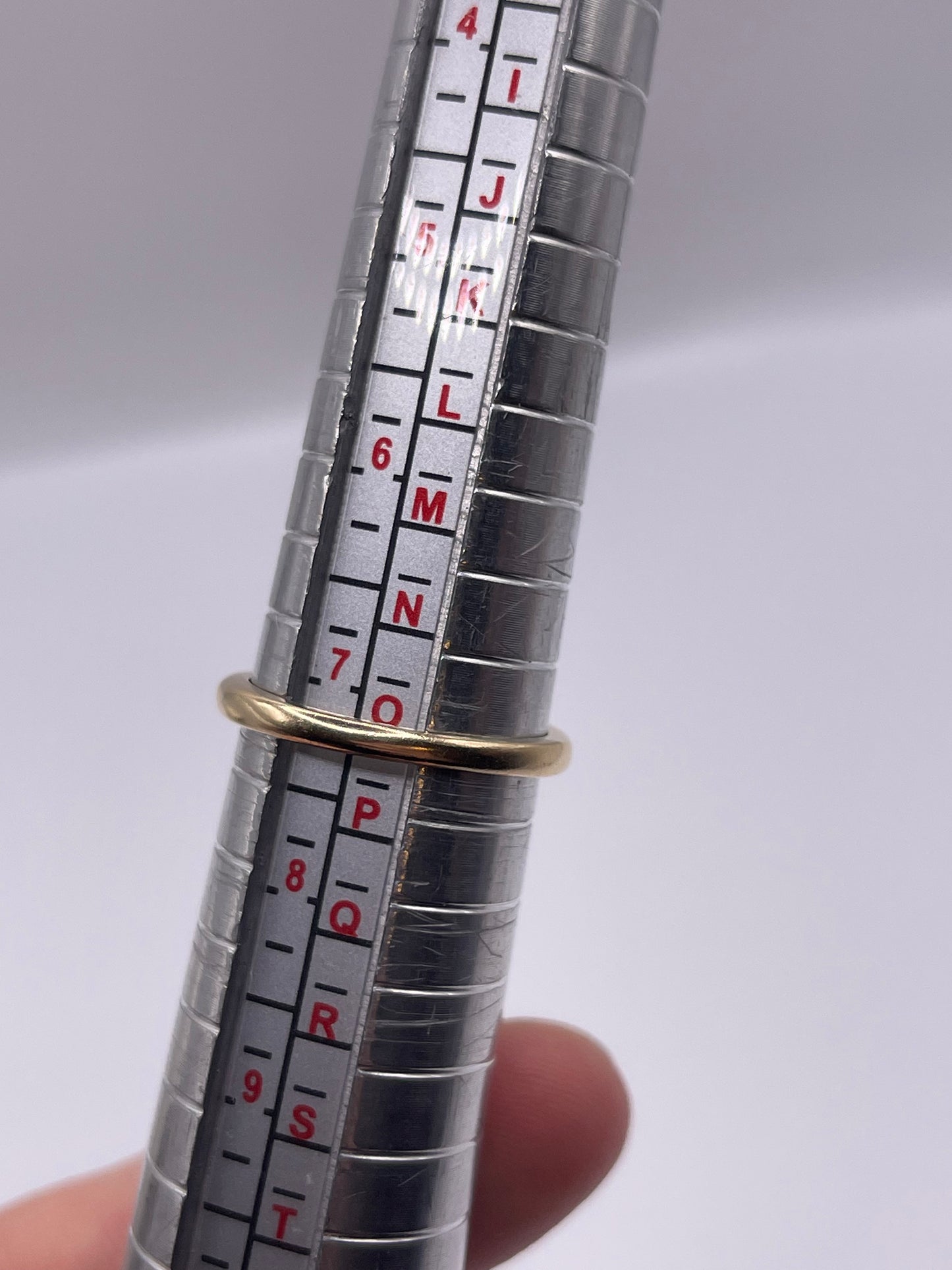 9ct gold topaz and diamond ring