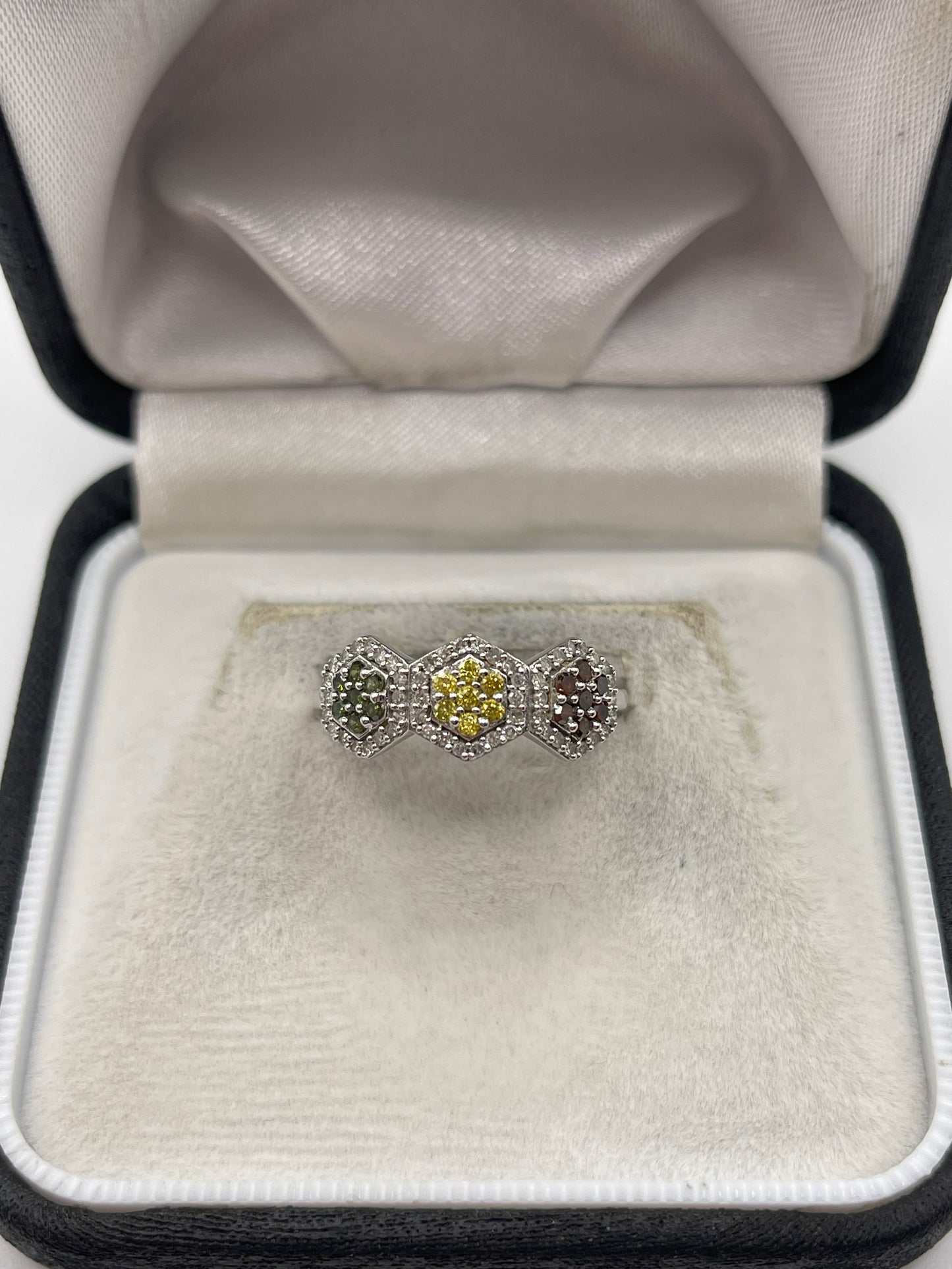 9ct white gold diamond cluster ring