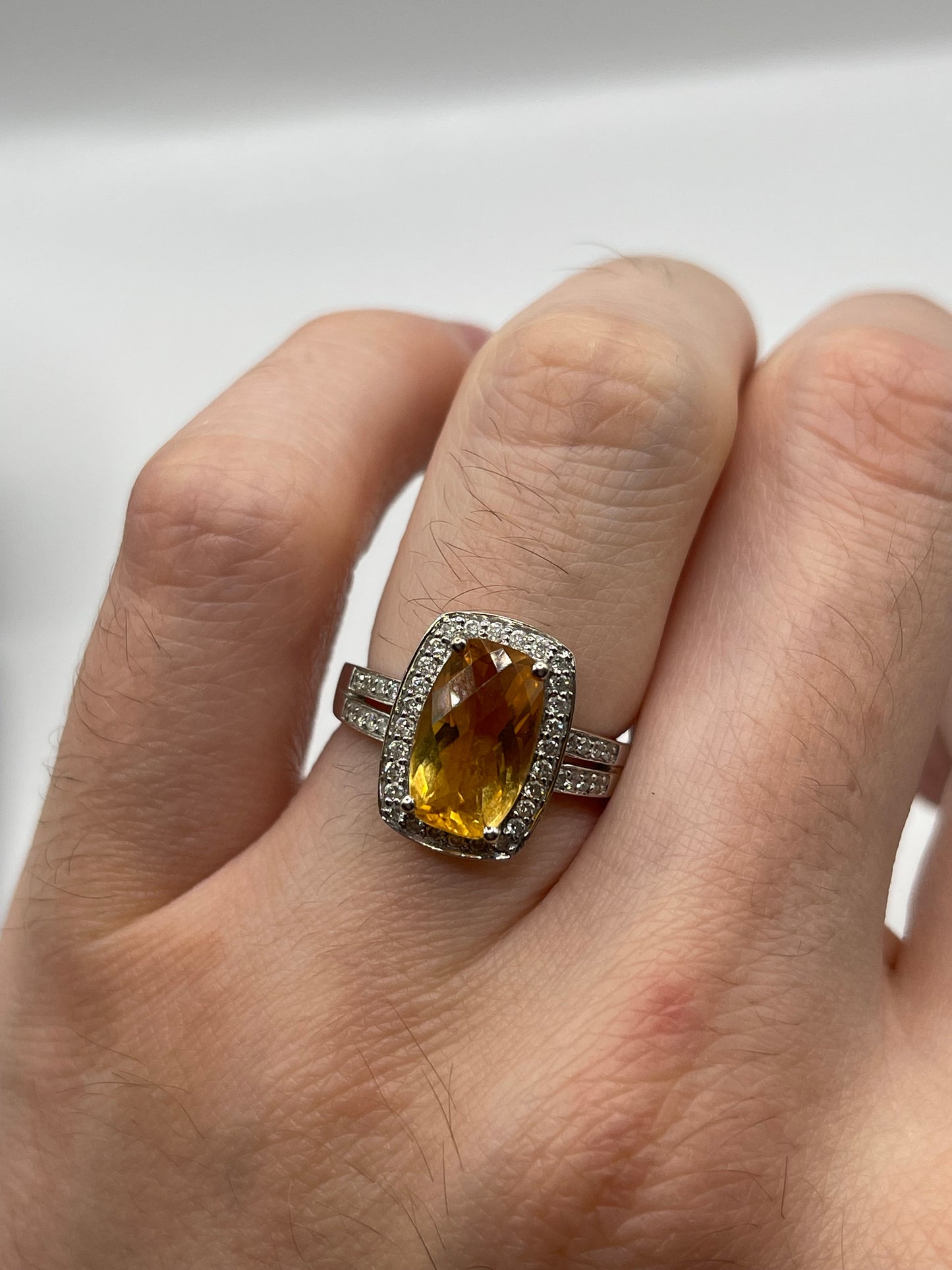 18ct white gold citrine and diamond ring