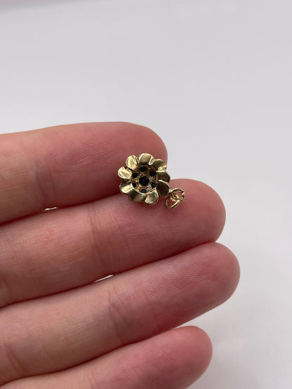 9ct gold sapphire cluster pendant