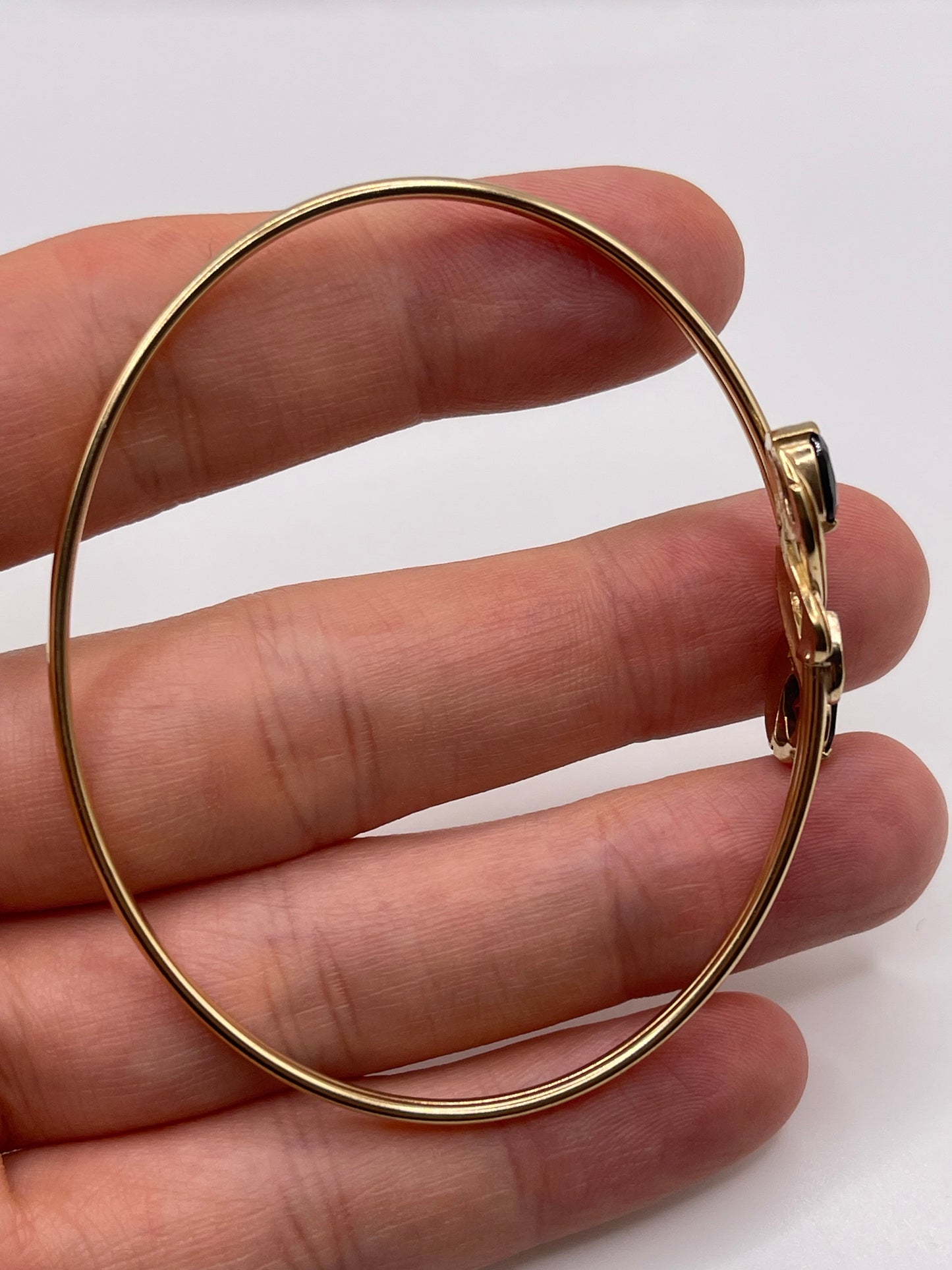 9ct gold garnet and diamond bangle