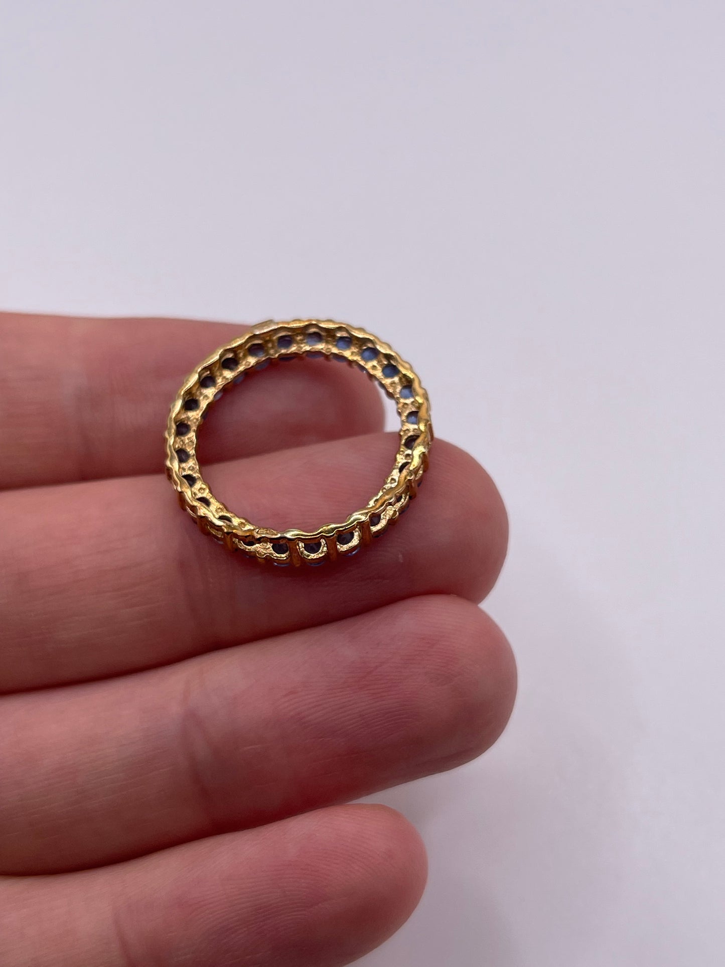 9ct gold sapphire pendant