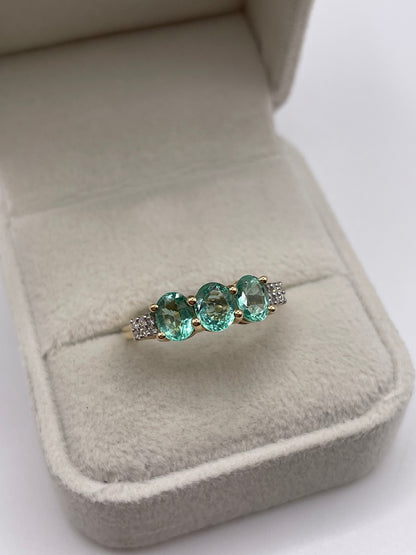 14ct gold emerald and diamond ring