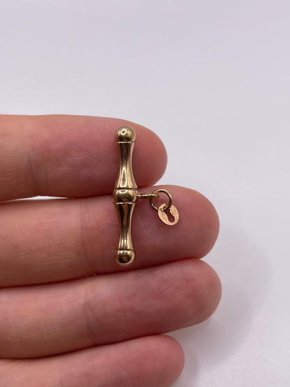 9ct gold t bar pendant
