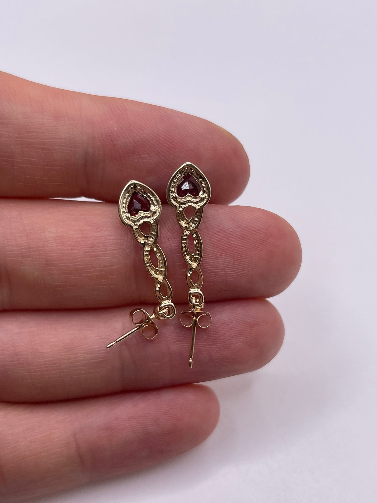9ct gold garnet earrings
