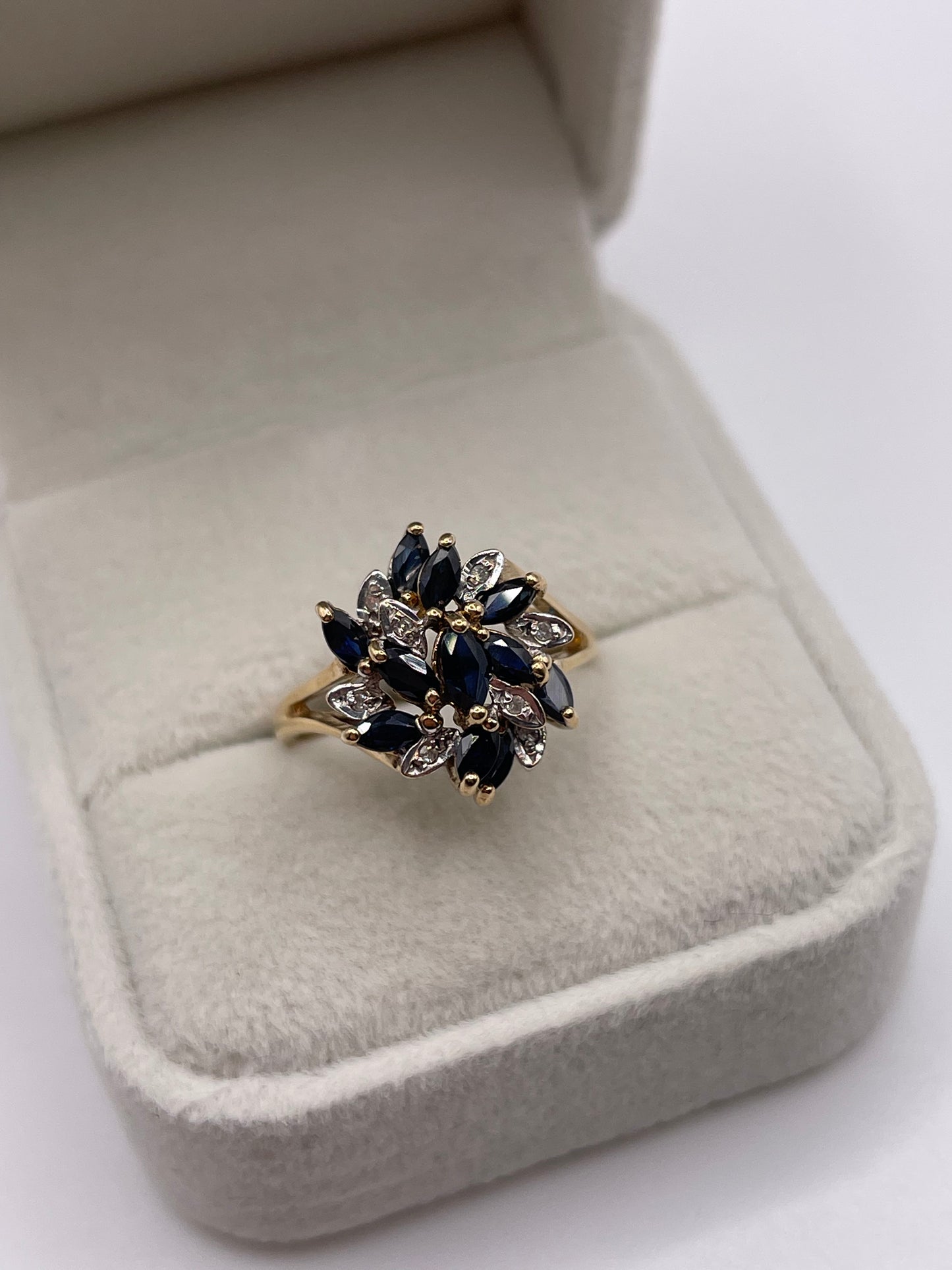 9ct gold sapphire and diamond ring