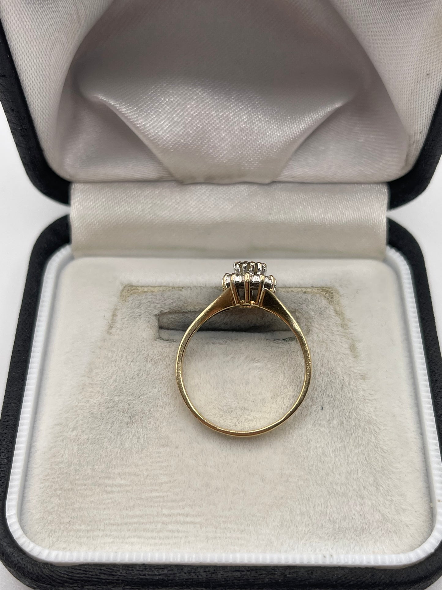 9ct gold emerald and diamond ring