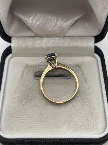 9ct gold kyanite and diamond ring