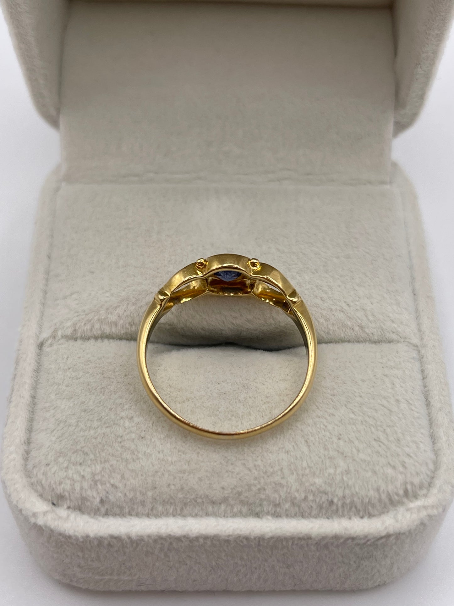 Antique 18ct gold sapphire and diamond ring