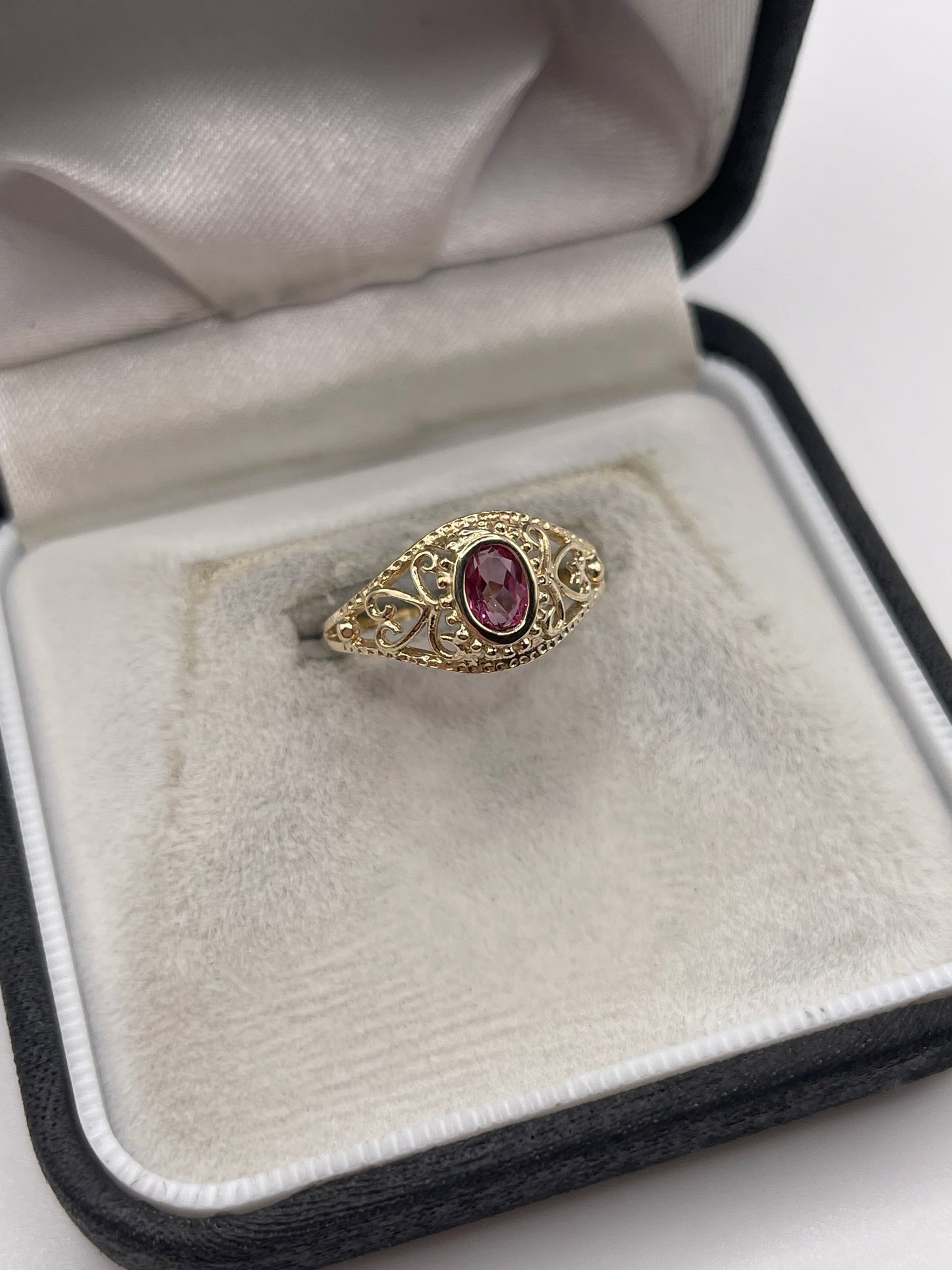 9ct gold pink topaz ring