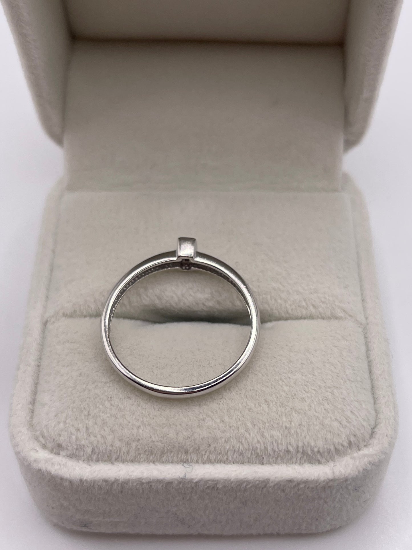 9ct white gold diamond ring