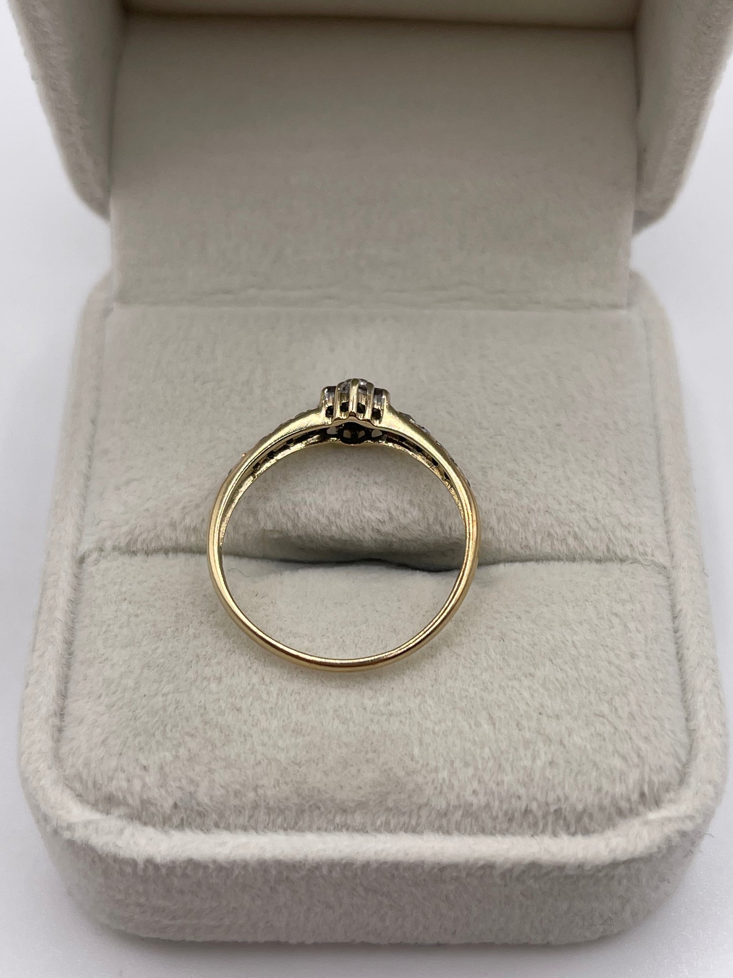 9ct gold diamond cluster ring
