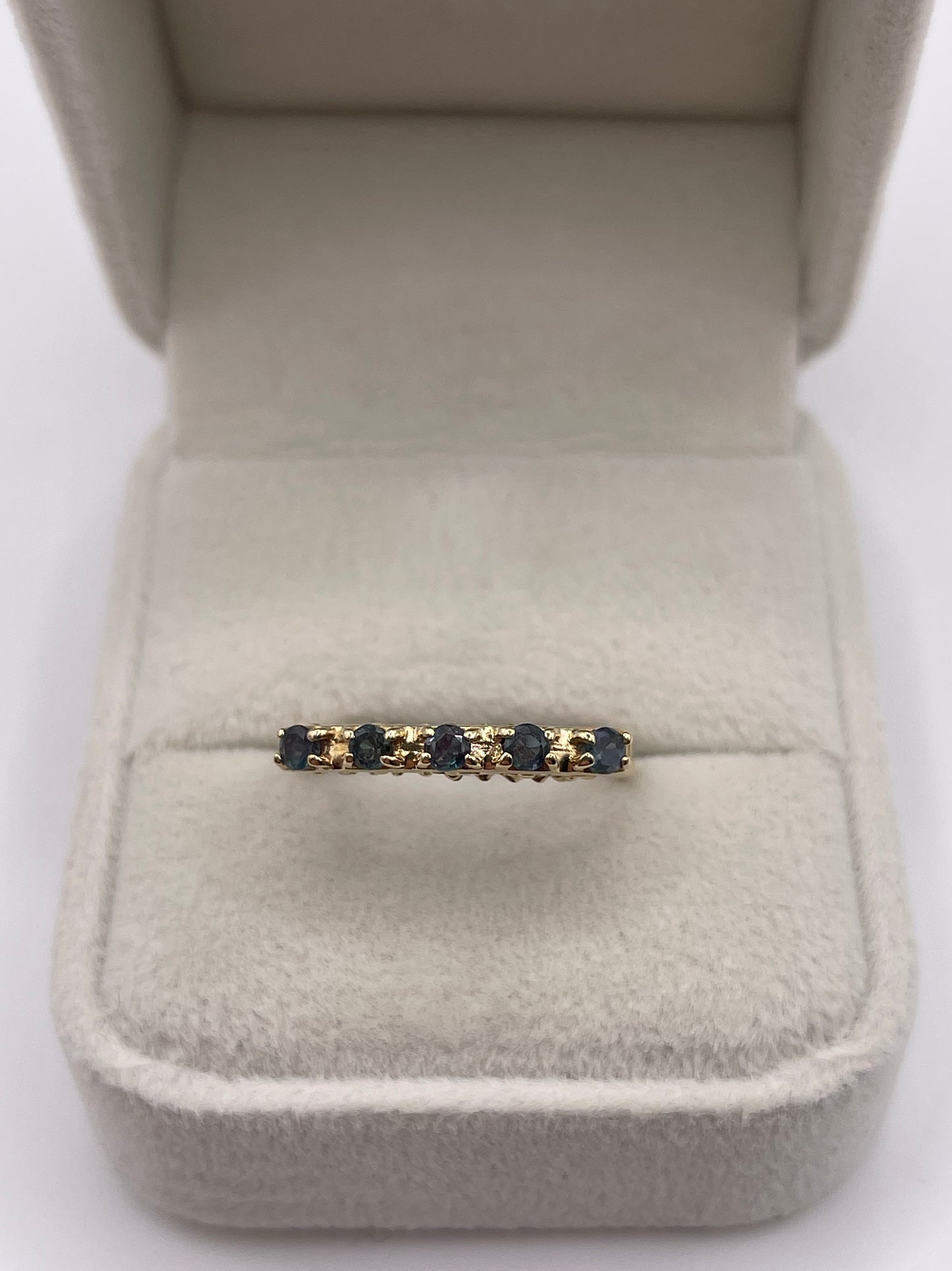 9ct gold alexandrite ring