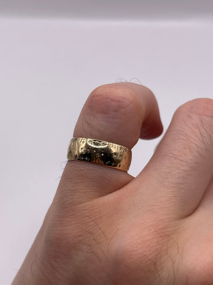 9ct gold patterned band