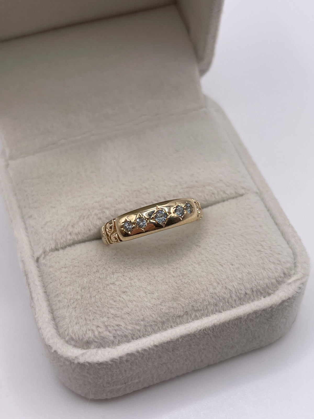9ct gold topaz gypsy ring