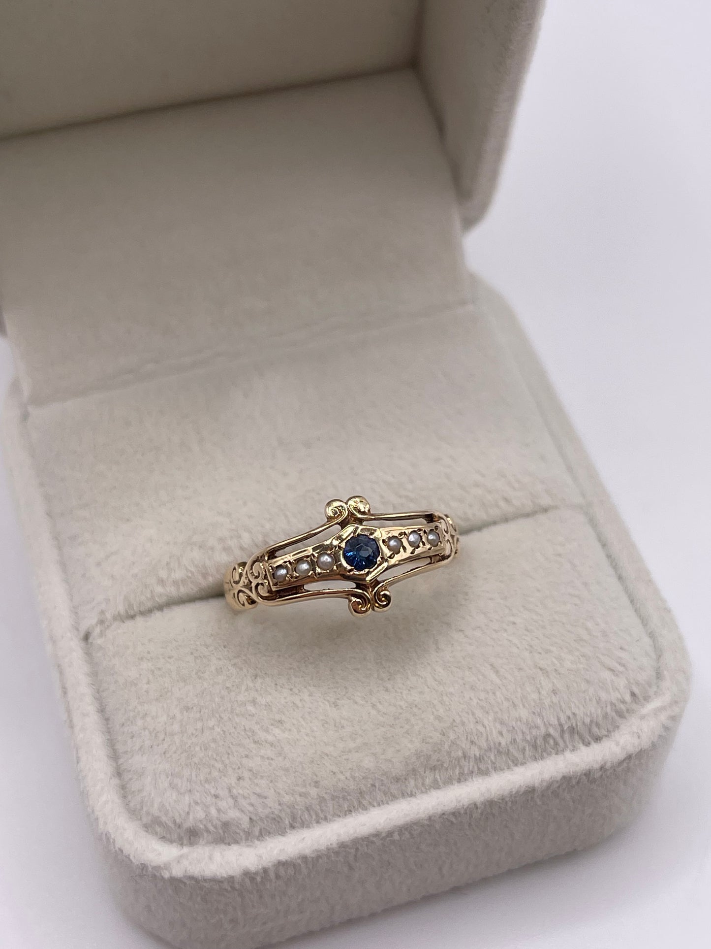 9ct gold sapphire and pearl ring