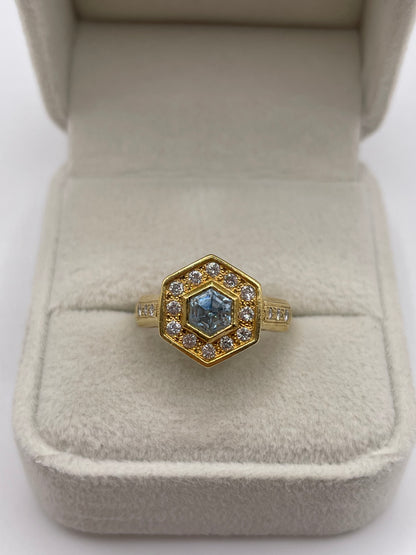 18ct gold aquamarine and diamond ring
