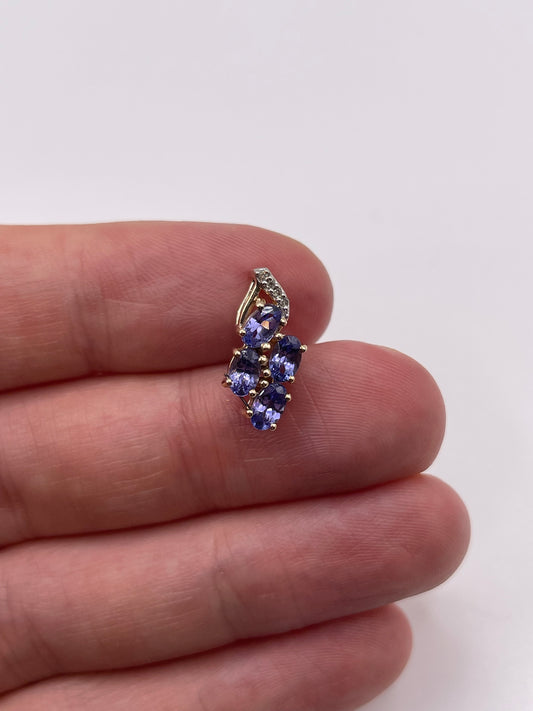9ct gold tanzanite and diamond pendant