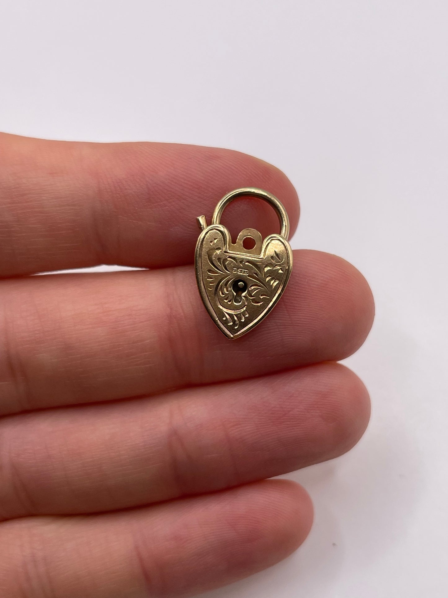 9ct gold engraved padlock