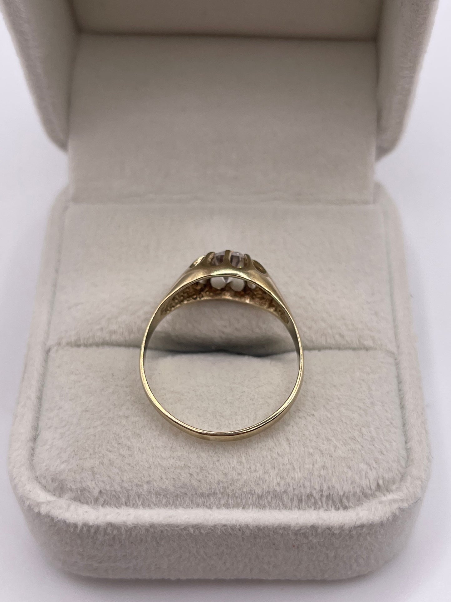 9ct gold cz gypsy ring