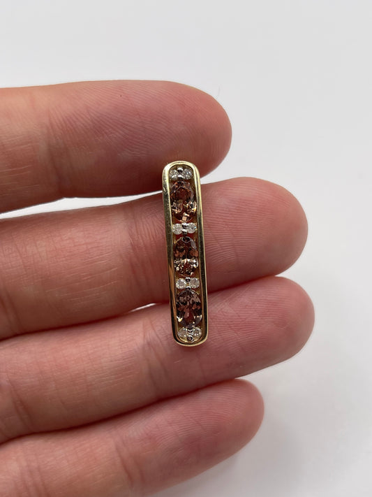 9ct gold quartz and diamond pendant