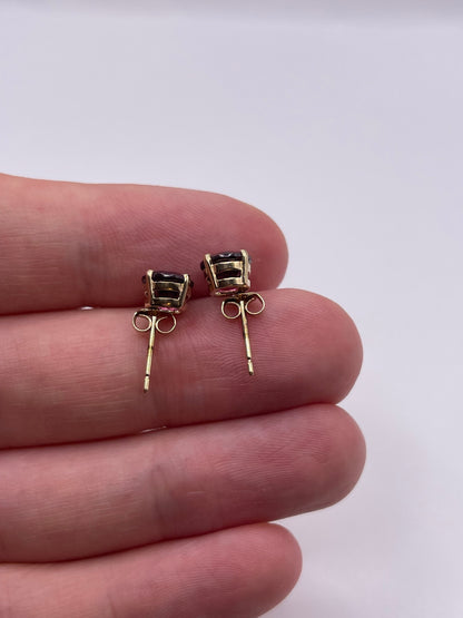 9ct gold garnet earrings