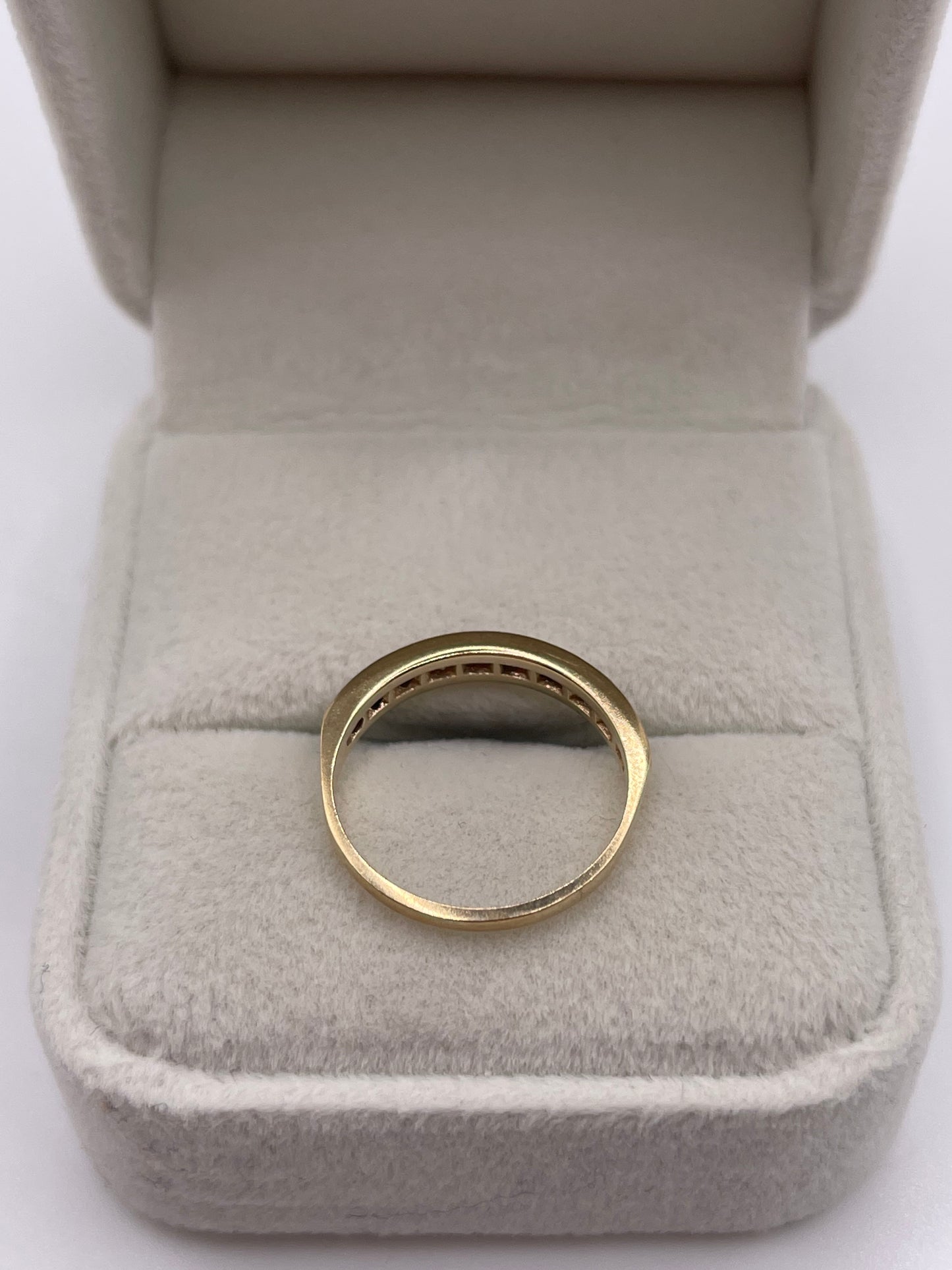 9ct gold diamond ring