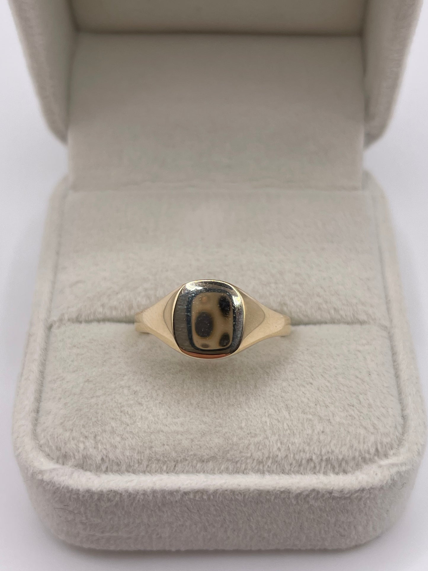 9ct gold signet ring