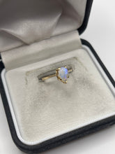 Load image into Gallery viewer, 9ct gold opal ring
