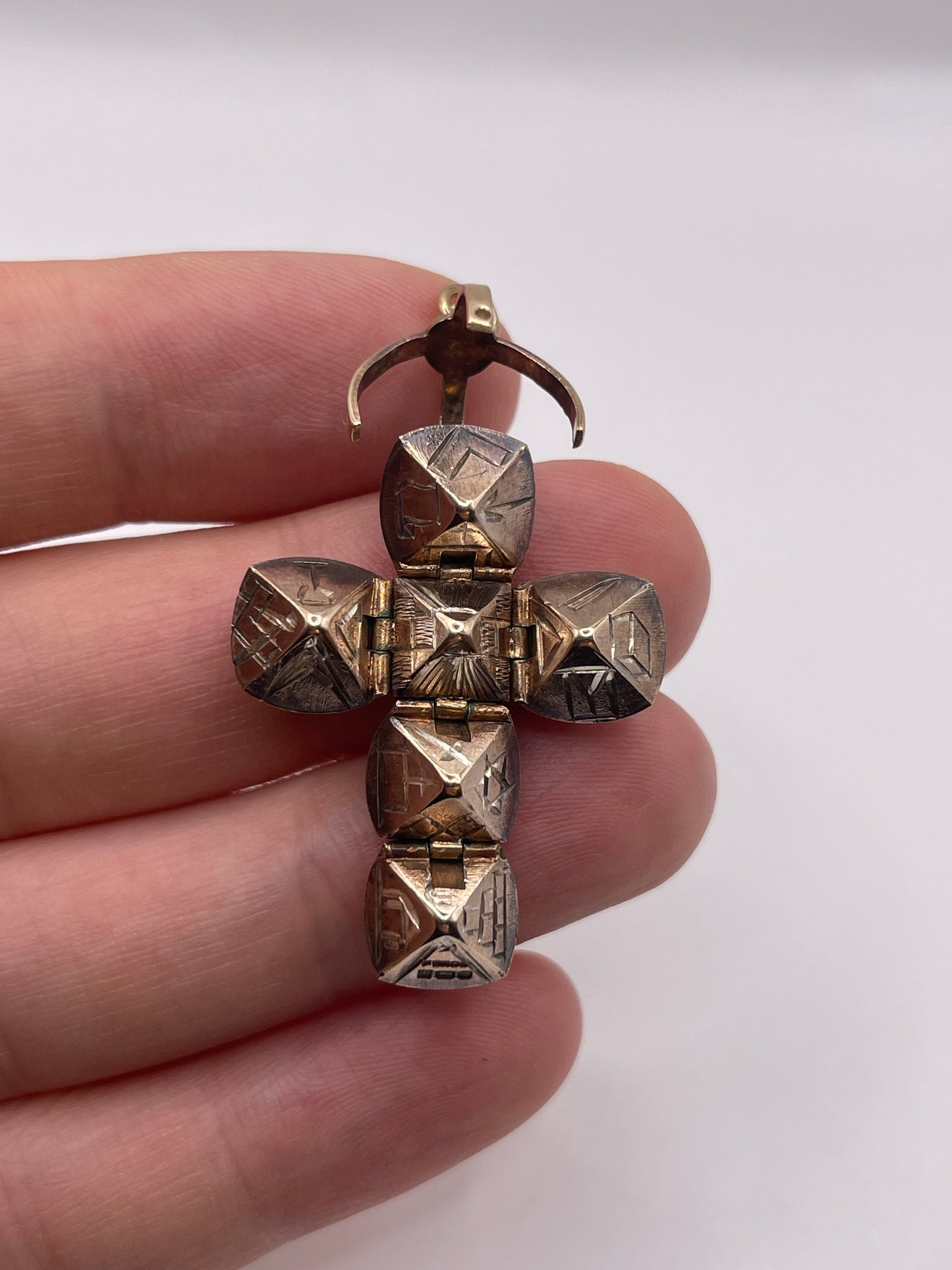 9ct gold and silver Masonic ball pendant