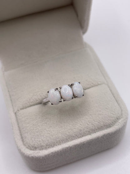 9ct white gold opal ring