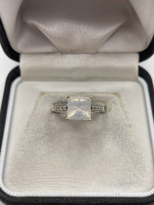 9ct gold quartz and diamond ring