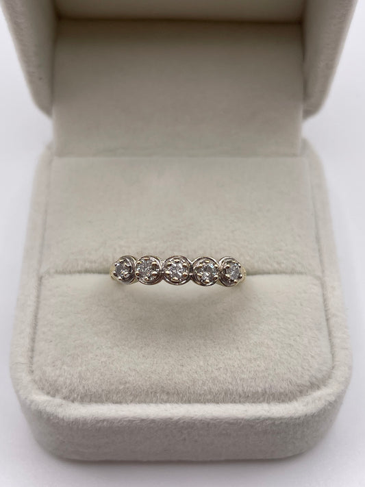 9ct gold diamond ring