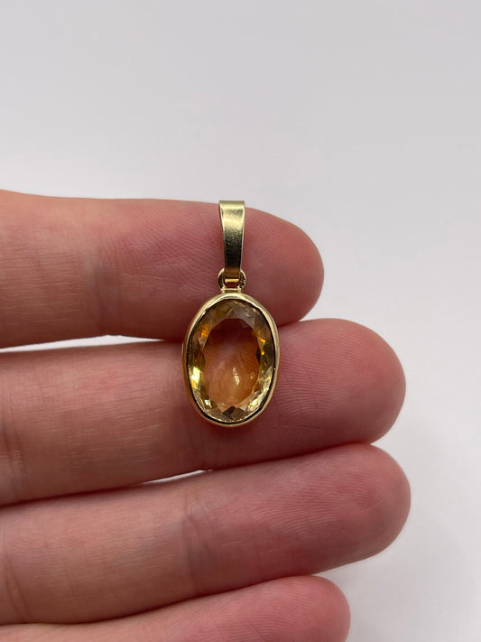 9ct gold citrine pendant