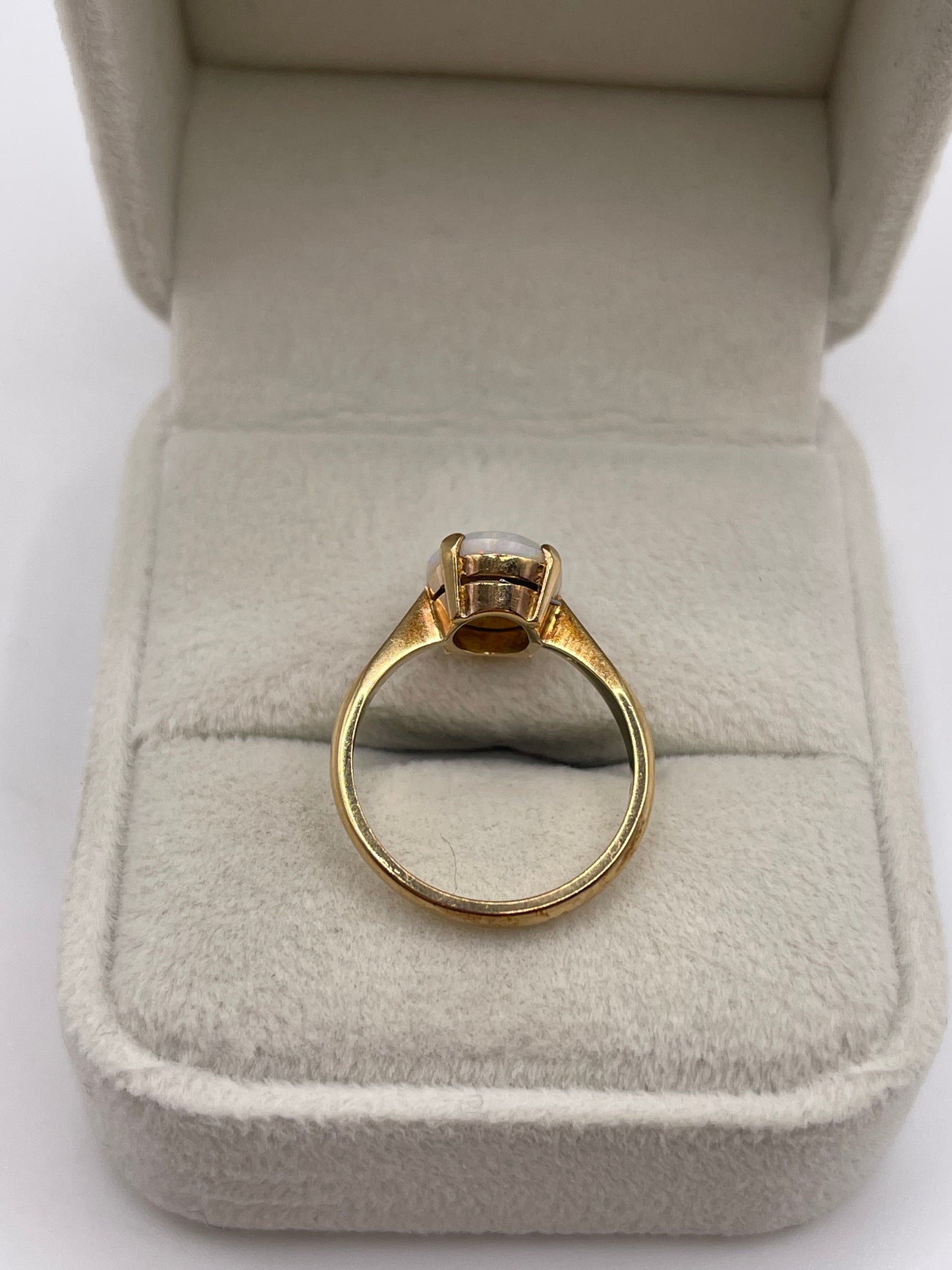 9ct gold opal ring