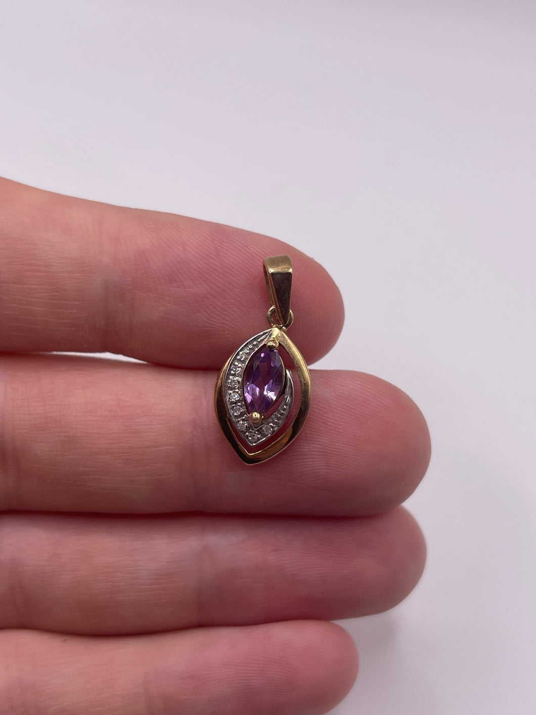 9ct gold amethyst and diamond pendant