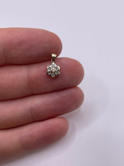 9ct gold diamond cluster pendant