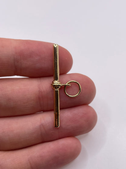 9ct gold t bar pendant