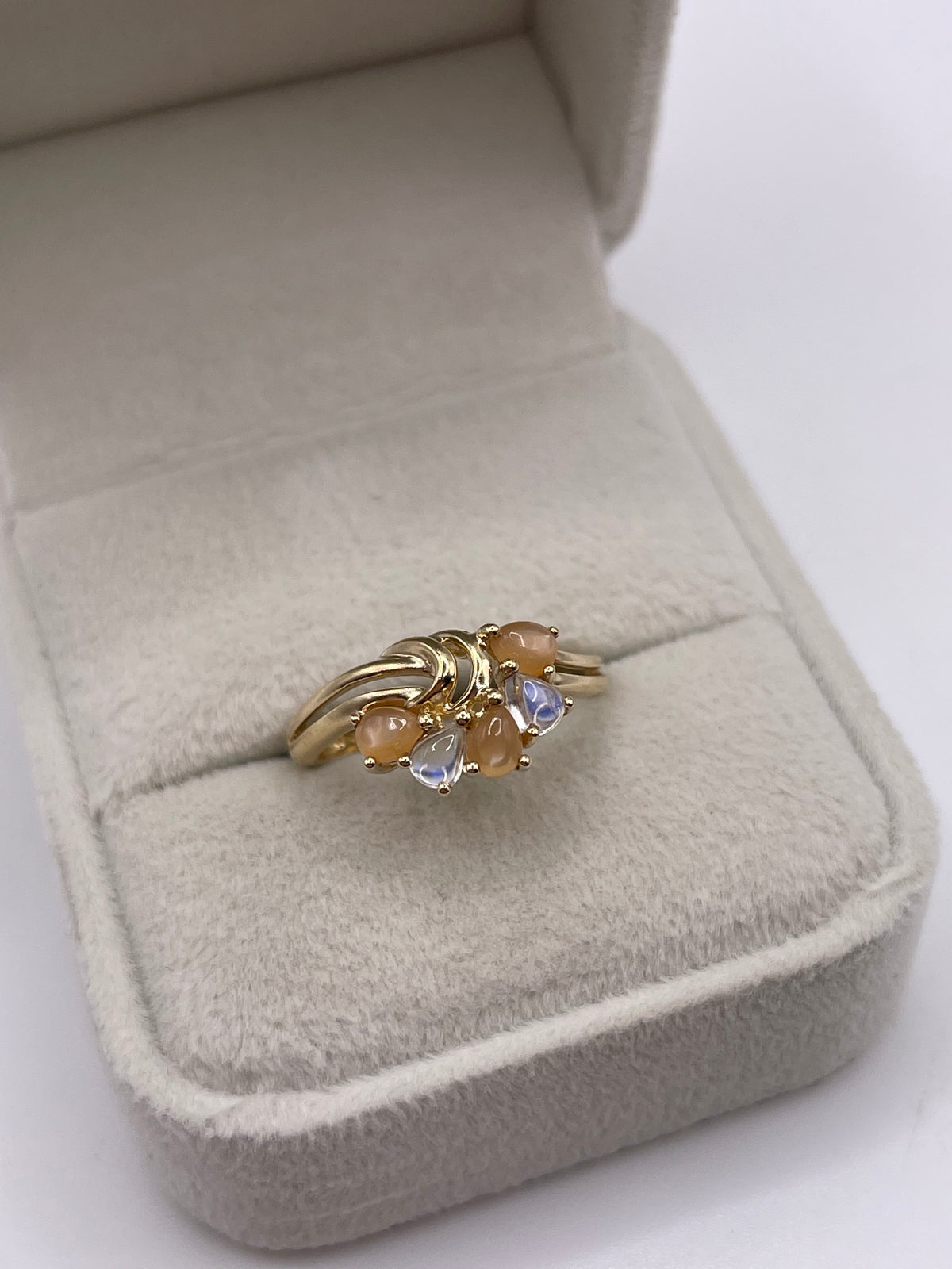 9ct gold moonstone cluster ring