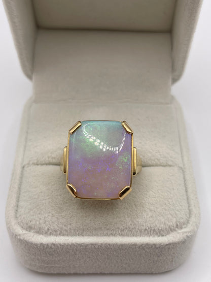 14ct gold opal ring