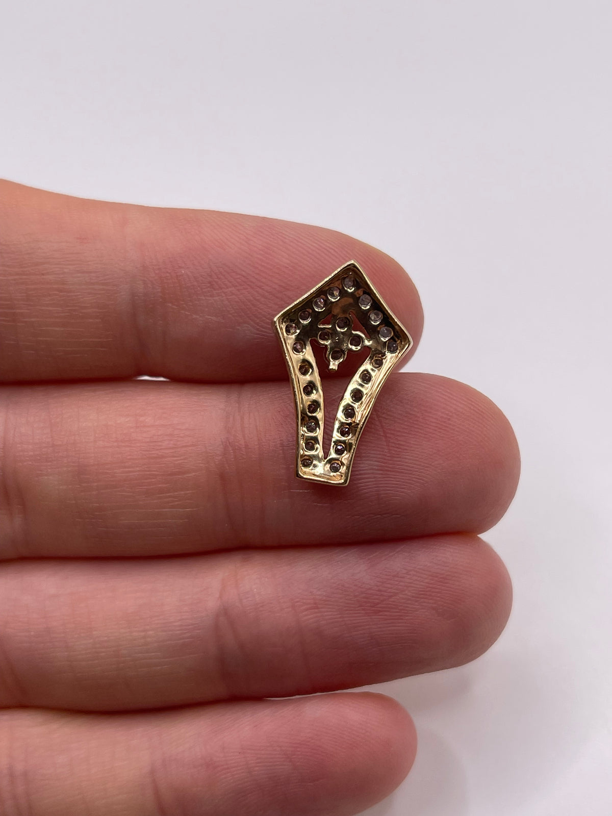 9ct gold diamond cluster pendant
