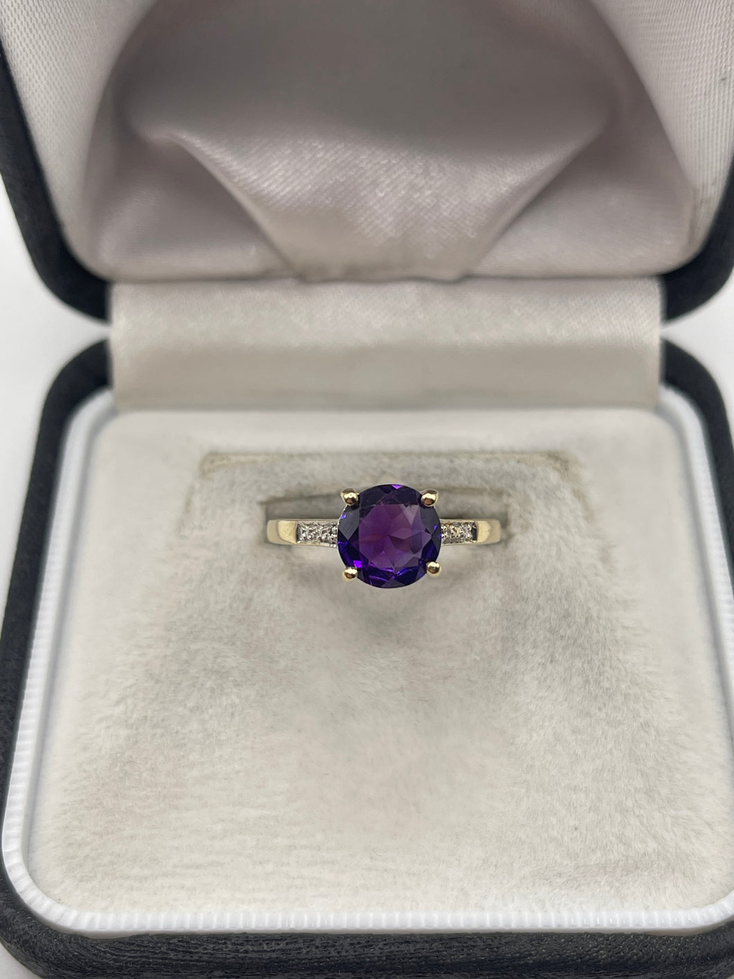 9ct gold amethyst and diamond ring