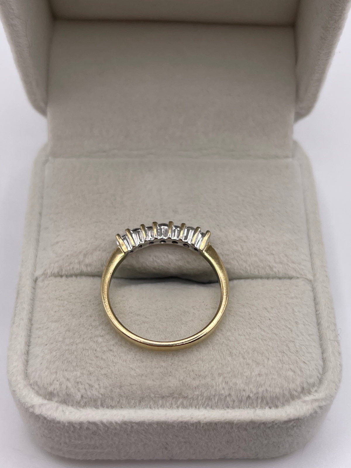9ct gold diamond ring