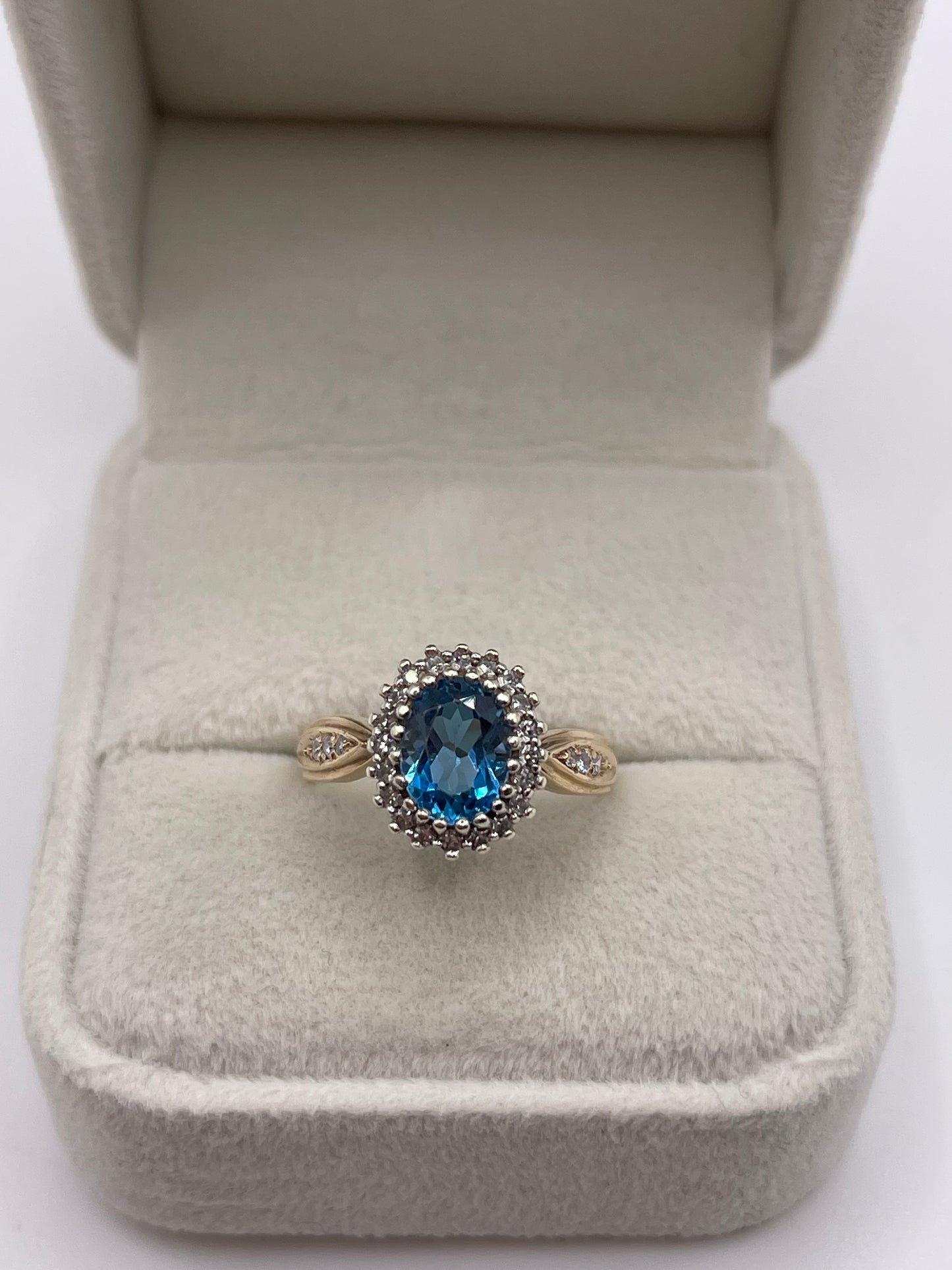 9ct gold topaz and diamond ring