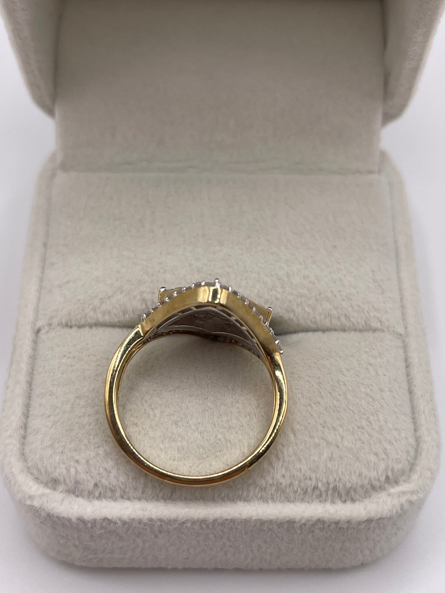 9ct gold diamond cluster ring