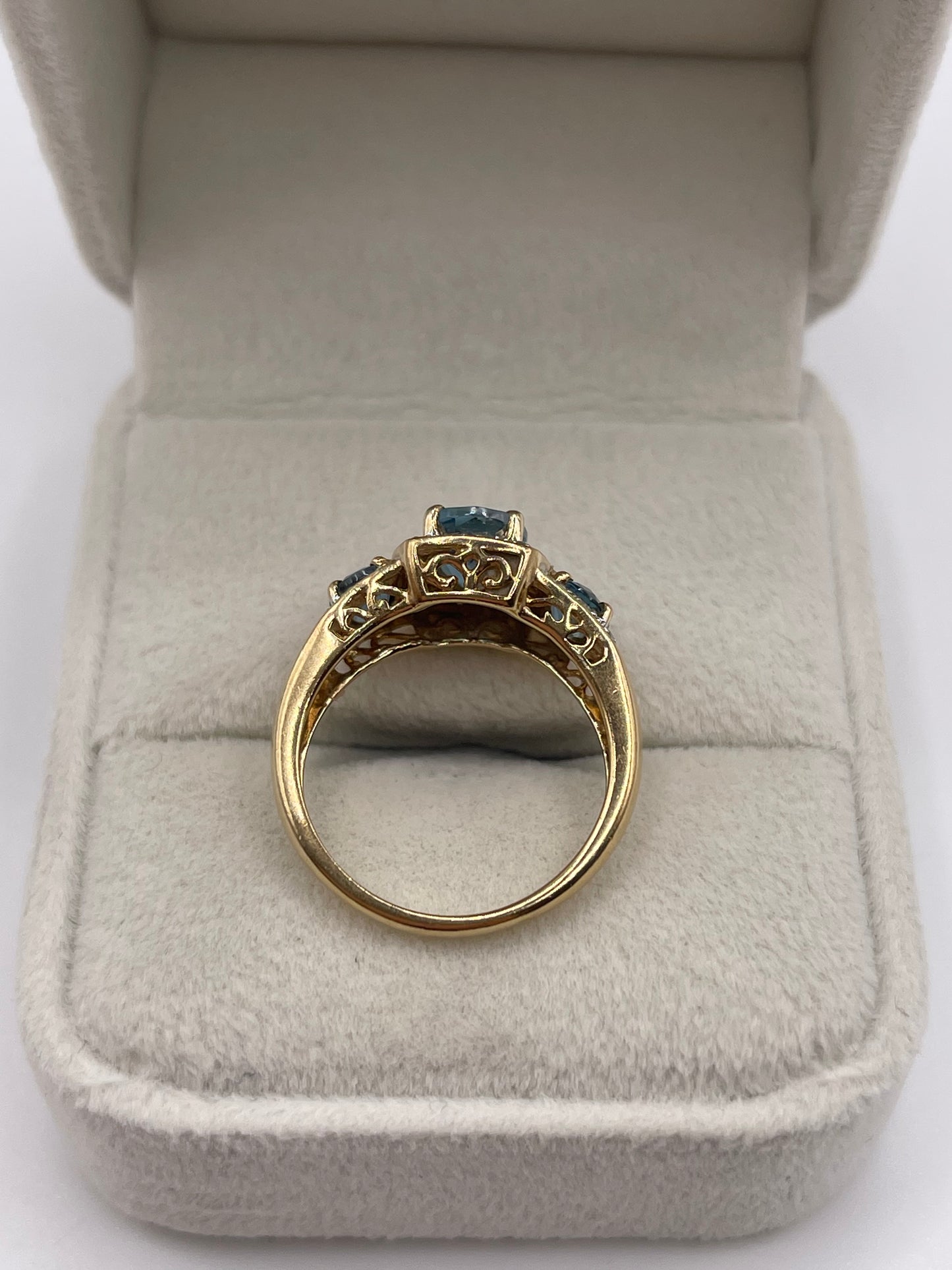 9ct gold topaz and diamond ring