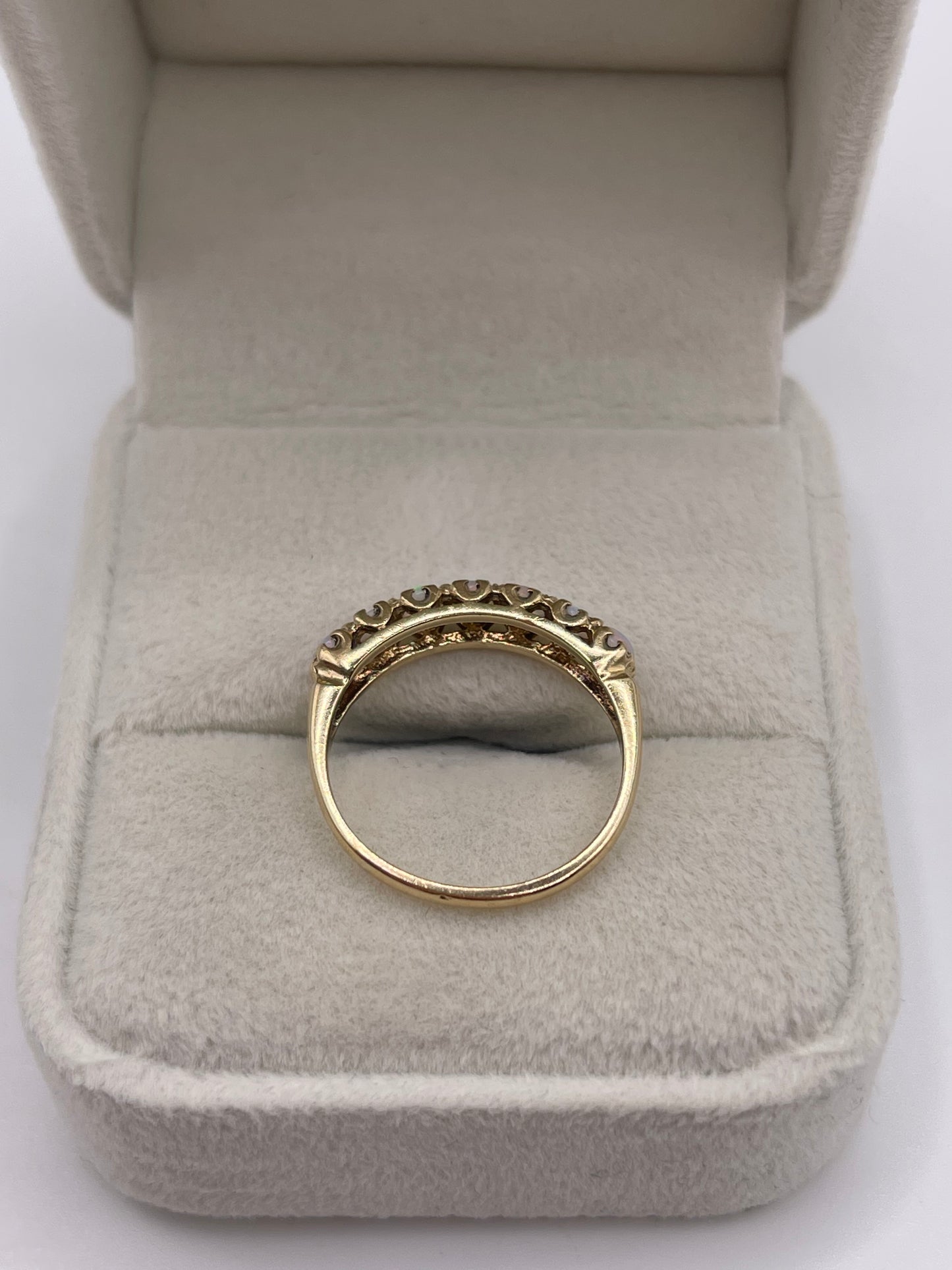 9ct gold opal ring
